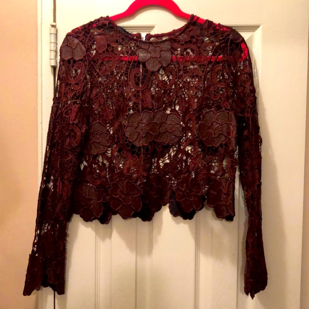 Cropped lace shirt